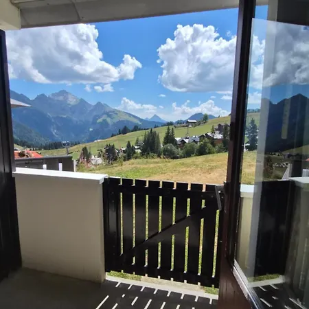 Le Hameau 001 *